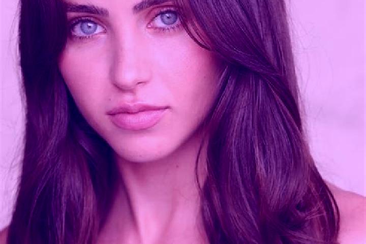 Scarlett, 20, a brunette brown-eyed latina companion based in Alaminos. Offering Roleplay, Girlfriend Experience, Dinner Date. Available for incall and outca...