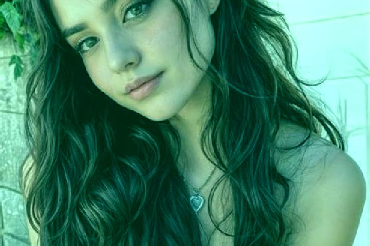 Scarlett, 20, a brunette hazel-eyed european companion based in Ibagwa-Aka. Offering BDSM, CIM, 69, Duos. Available for incall and outcall, overnight booking...