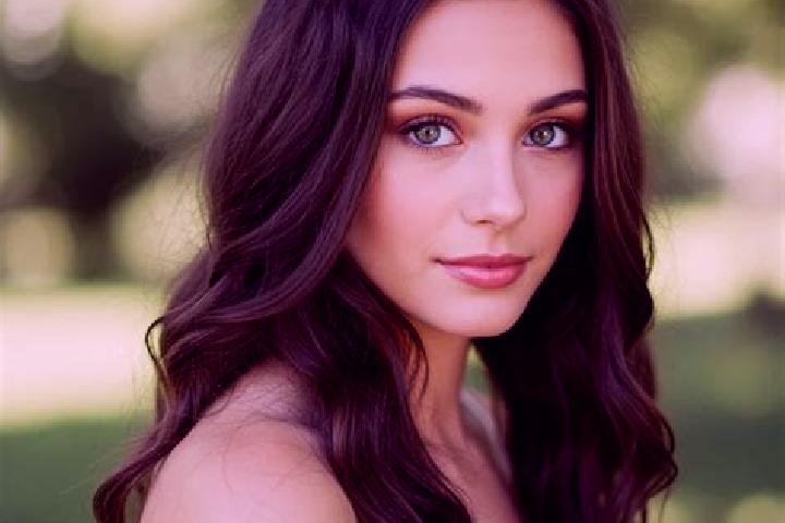 Scarlett, 20, a brunette hazel-eyed slavic companion based in Fricovce. Offering Erotic Massage, CIM, OWO, Massage. Available for incall and outcall, day and...