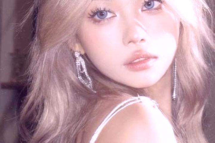 Scarlett, 20, a platinum blonde brown-eyed asian companion based in Nospal. Offering OWO, Party Girl, Overnight. Available for incall and outcall, day and ev...