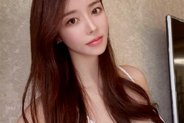 Scarlett, 20 — Escort in Karkucak, Turkey