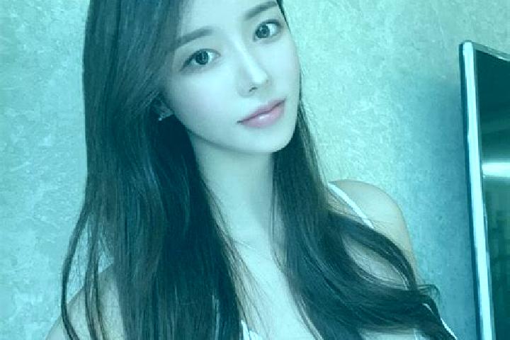 Scarlett, 20 — Escort in Zhaoren, China