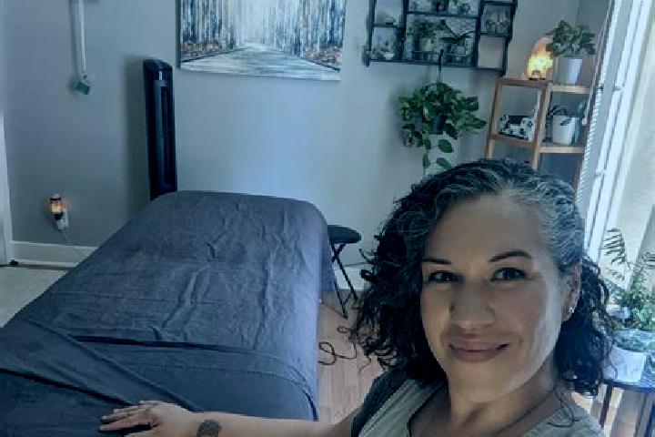 Scarlett, 21, a auburn blue-eyed ebony companion based in Peppermint Grove. Offering GFE, Erotic Massage, Tantra. Available for incall and outcall, day and e...
