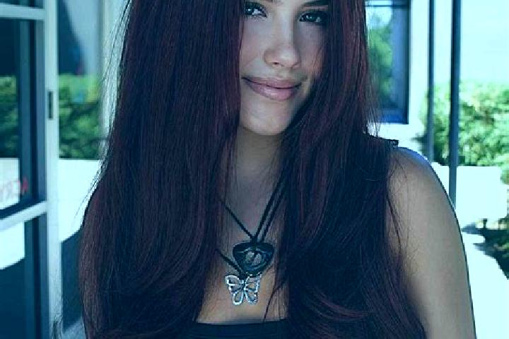 Scarlett, 21, a auburn dark-eyed indian companion based in Verkhnosadove. Offering A-Level, Deep French Kissing, Roleplay. Available for incall and outcall, ...