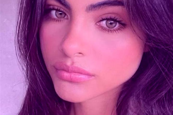 Scarlett, 21, a brunette green-eyed caucasian companion based in Podgorac. Offering Duos, Tantra, A-Level. Available for incall and outcall, day and evening ...