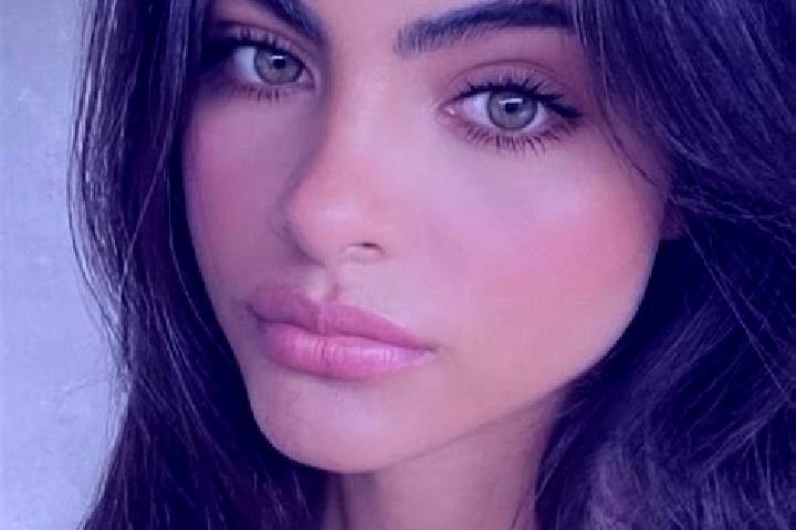 Scarlett, 21, a brunette hazel-eyed mixed companion based in Ouistreham. Offering Deep French Kissing, Girlfriend Experience, 69, BDSM. Available for incall ...