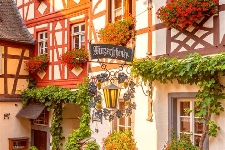Scarlett, 21 — Escort in Holzsussra, Germany