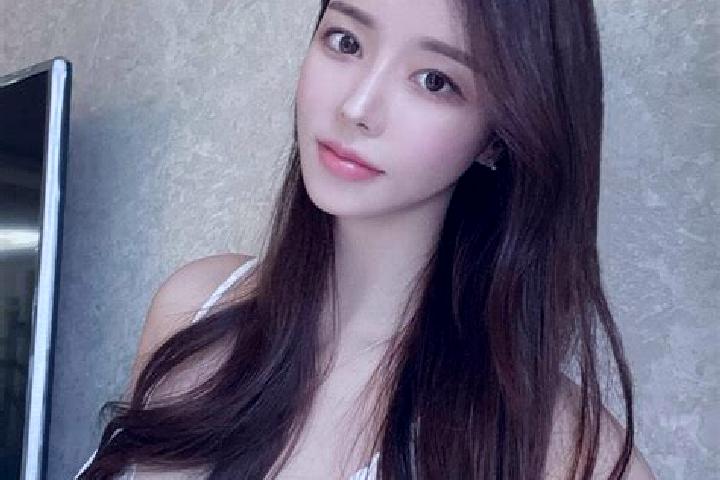 Scarlett, 21 — Escort in Zhangzhuang, China