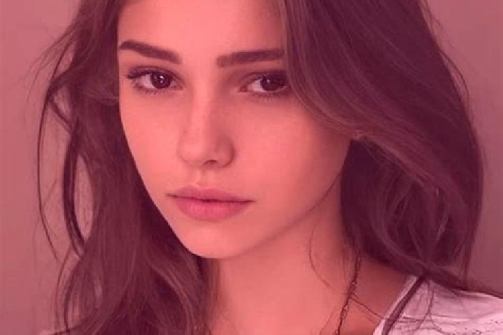 Scarlett, 22, a chestnut brown-eyed slavic companion based in Nieppe. Offering BDSM, Erotic Massage, Tantra. Available for incall and outcall, day and evenin...