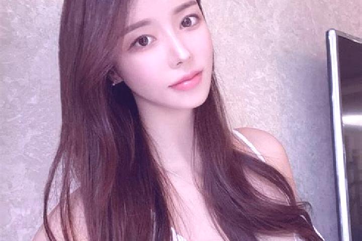 Scarlett, 22 — Escort in Uiasa, Indonesia