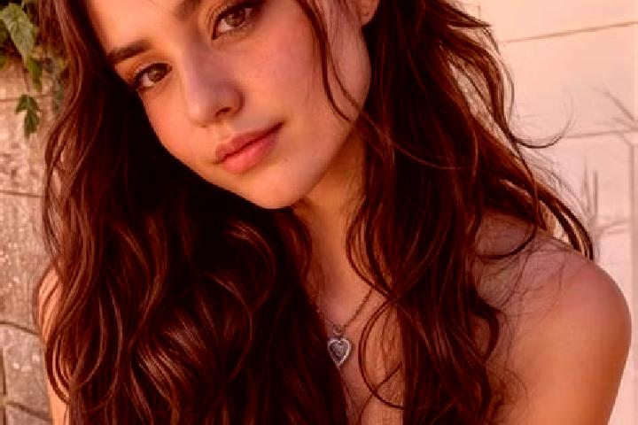 Scarlett, 23, a brunette hazel-eyed european companion based in Guaviravi. Offering Duos, Overnight, Roleplay, Erotic Massage. Available for incall and outca...