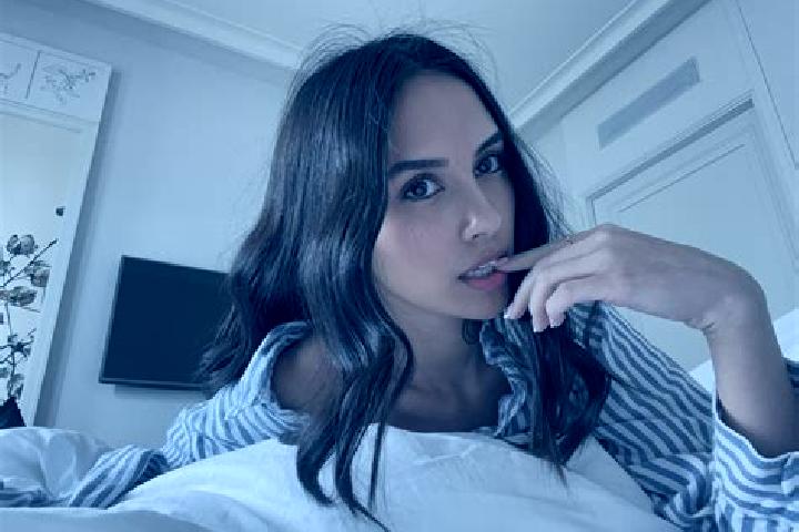 Scarlett, 23, a red blue-eyed ebony companion based in Talamantes. Offering Travel Companion, Girlfriend Experience. Available for incall and outcall, day an...