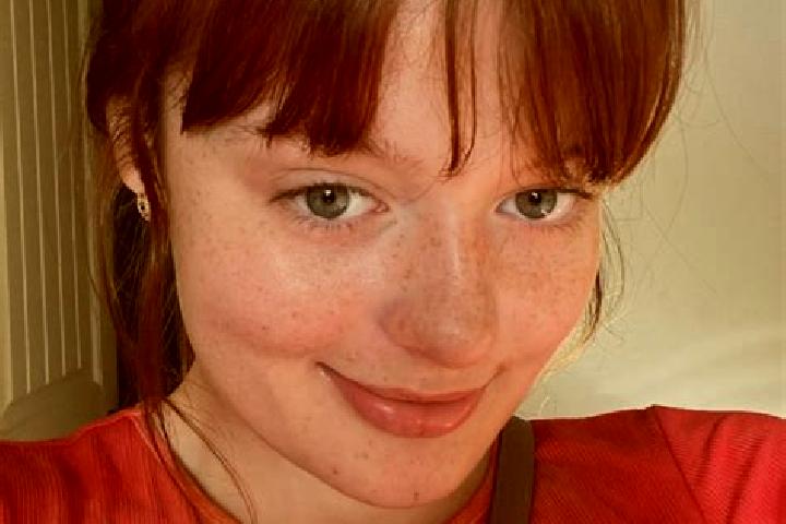 Scarlett, 23, a red grey-eyed mixed companion based in Karacasu. Offering BDSM, Party Girl, OWO, Tantra. Available for incall and outcall, day and evening da...