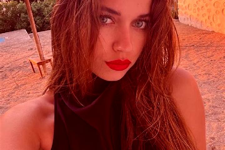 Scarlett, 23 — Escort in Afra, Greece