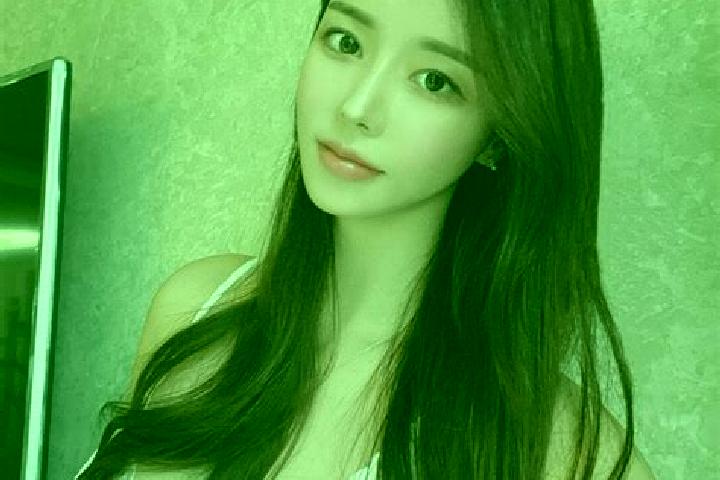 Scarlett, 23 — Escort in Datangping, China