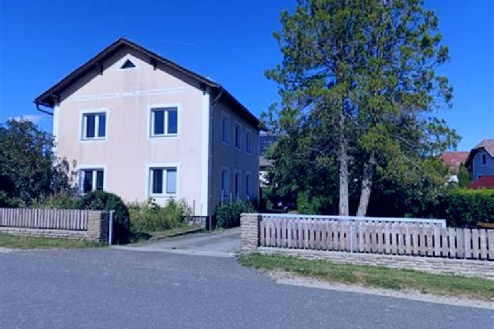 Scarlett, 23 — Escort in Karlstein, Austria