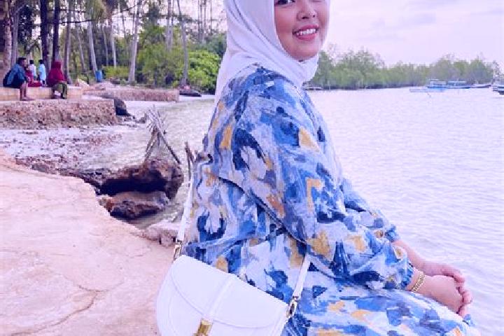 Scarlett, 23 — Escort in Manggar, Indonesia
