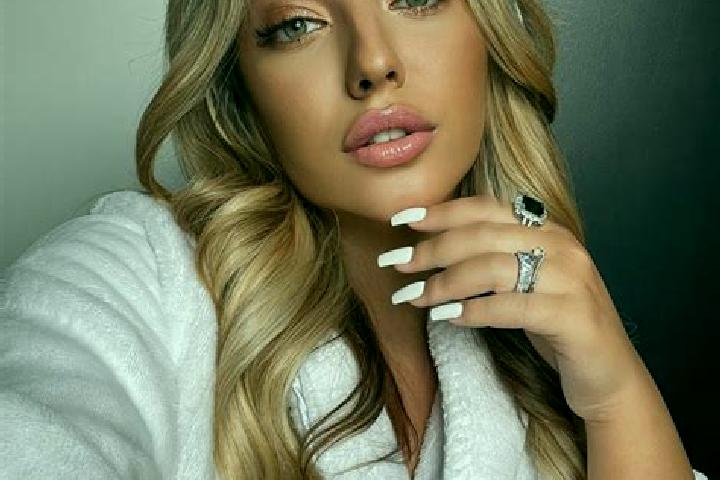 Scarlett, 23 — Escort in Miedzno, Poland