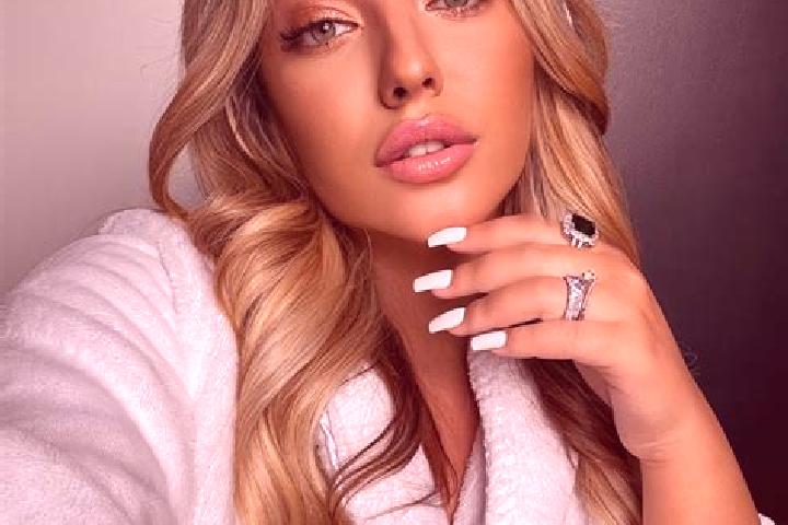 Scarlett, 23 — Escort in Shevlyakovo, Russia