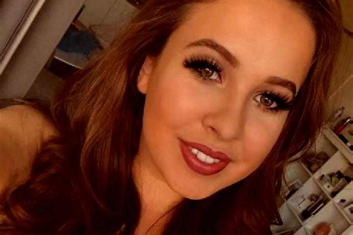 Scarlett, 24, a auburn amber-eyed slavic companion based in Silistea Snagovului. Offering Roleplay, Domination, A-Level. Available for incall and outcall, da...