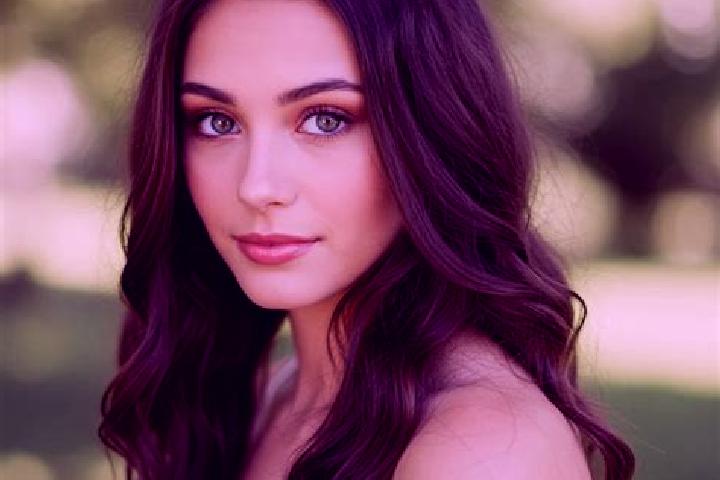 Scarlett, 24, a brunette hazel-eyed latina companion based in Silidian. Offering Duos, CIM, Dinner Date. Available for incall and outcall, overnight bookings...