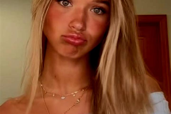 Scarlett, 24, a dark blonde blue-eyed indian companion based in Vieiropolis. Offering Duos, Party Girl, Couples, Travel Companion. Available for incall and o...