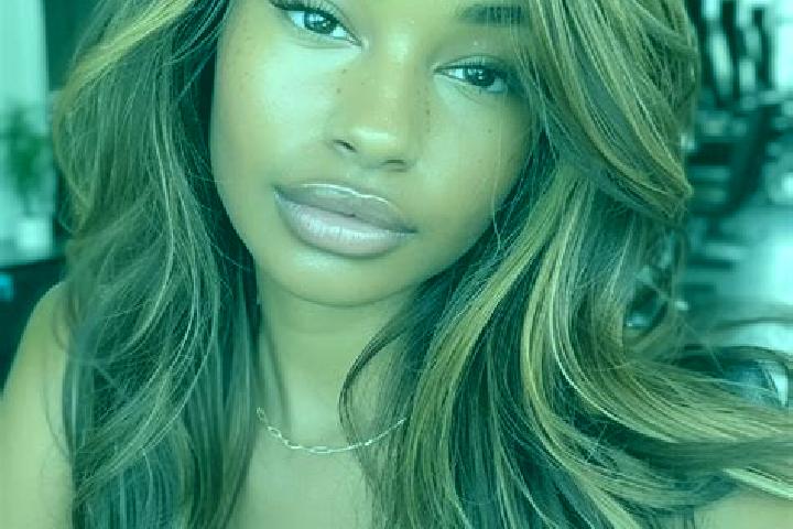 Scarlett, 24, a dark blonde brown-eyed caribbean companion based in Santa Eulalia de Oscos. Offering Prostate Massage, Overnight, Travel Companion, OWO. Avai...