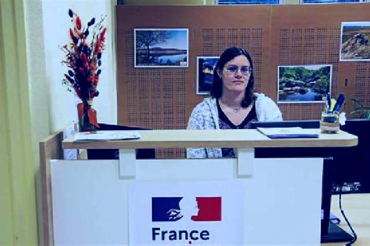 Scarlett, 24 — Escort in La Feuillee, France
