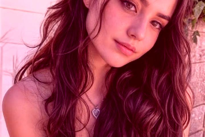 Scarlett, 25, a auburn amber-eyed middle eastern companion based in Water Orton. Offering BDSM, Fetish, Travel Companion. Available for incall and outcall, d...
