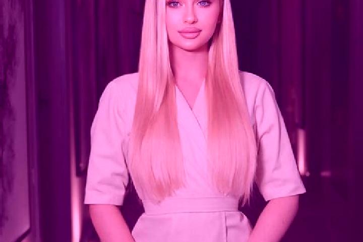 Scarlett, 25, a blonde amber-eyed slavic companion based in Sittensen. Offering OWO, Tantra, Erotic Massage, Domination. Available for incall and outcall, da...
