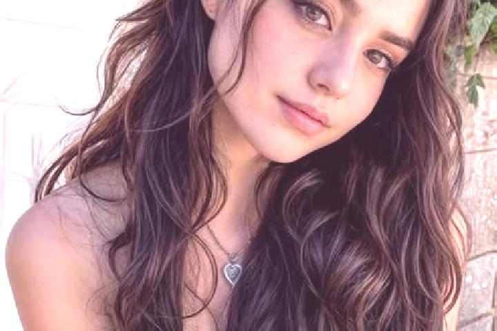 Scarlett, 25, a brunette hazel-eyed middle eastern companion based in Golpejas. Offering GFE, BDSM, Overnight, Roleplay, Fetish. Available for incall and out...