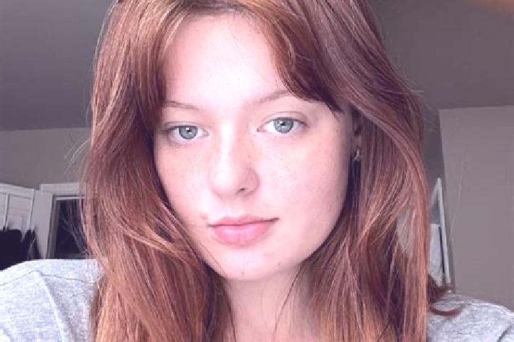 Scarlett, 25, a red brown-eyed caucasian companion based in Beaufort. Offering CIM, Travel Companion. Available for incall and outcall, day and evening dates.
