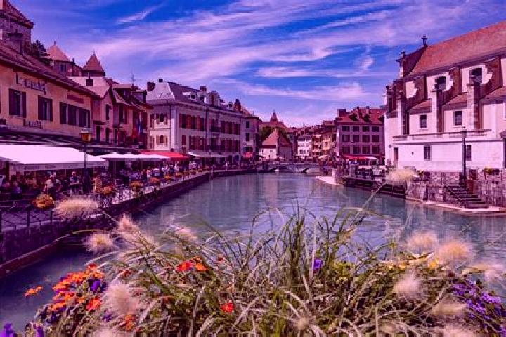 Scarlett, 25 — Escort in Annecy, France