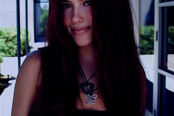 Scarlett, 26, a auburn dark-eyed slavic companion based in Moye. Offering Couples, Dinner Date, Massage. Available for incall and outcall, day and evening da...