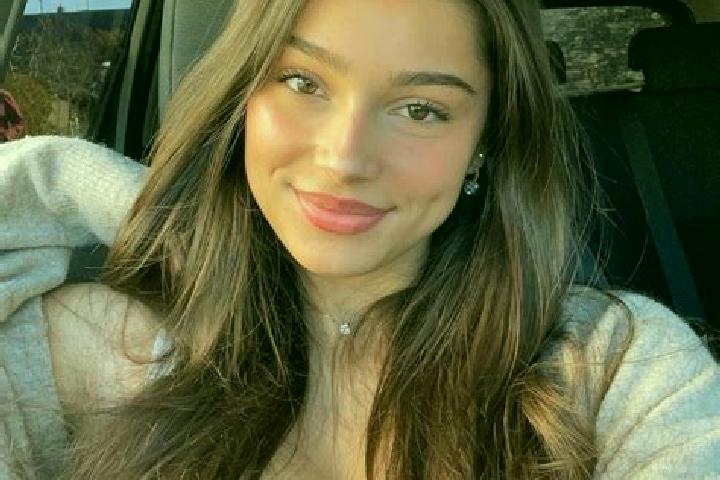Scarlett, 26, a brunette amber-eyed ebony companion based in Sindangkopo. Offering Party Girl, OWO, Overnight. Available for incall and outcall, day and even...