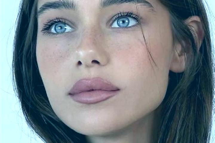 Scarlett, 26, a brunette blue-eyed middle eastern companion based in Lupsa. Offering GFE, Couples, Tantra. Available for incall and outcall, day and evening ...