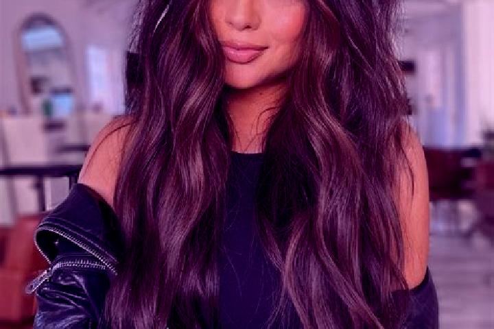 Scarlett, 26, a brunette dark-eyed ebony companion based in El Tephe. Offering GFE, Tantra, BDSM. Available for incall and outcall, day and evening dates.