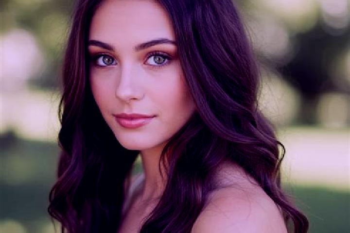 Scarlett, 26, a brunette hazel-eyed caucasian companion based in Al Manadhirah. Offering Overnight, OWO, Party Girl. Available for incall and outcall, overni...