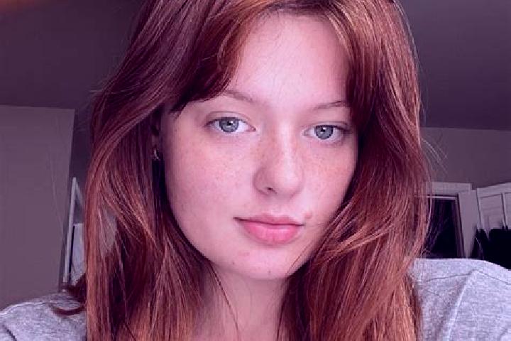 Scarlett, 26, a chestnut brown-eyed caucasian companion based in Oyumsoeguet. Offering GFE, Couples. Available for incall and outcall, day and evening dates.