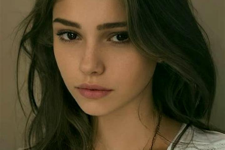 Scarlett, 26, a chestnut dark-eyed slavic companion based in Snagov. Offering BDSM, CIM, 69. Available for incall and outcall, day and evening dates.