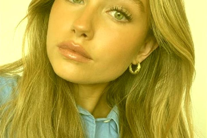 Scarlett, 26, a dark blonde green-eyed european companion based in Strumica. Offering Prostate Massage, Fetish, Dinner Date, A-Level. Available for incall an...