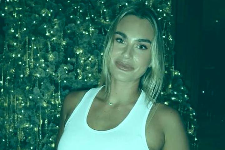 Scarlett, 26 — Escort in Tyret Pervaya, Russia
