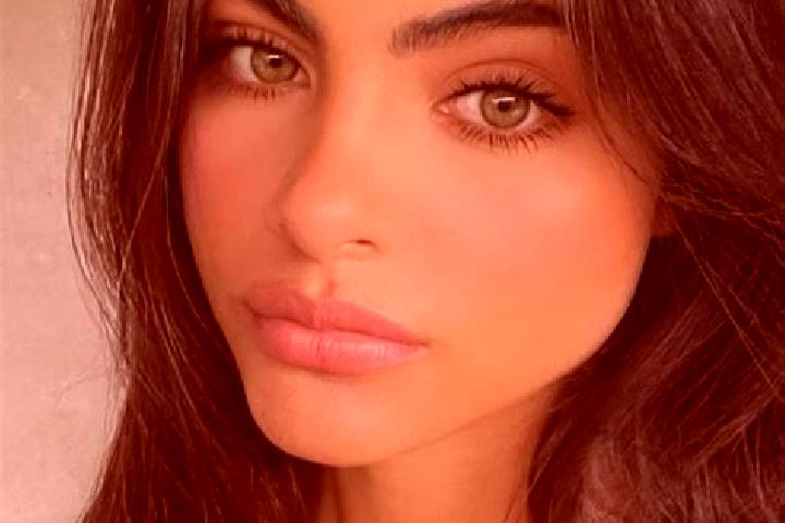 Scarlett, 27, a auburn dark-eyed indian companion based in Kouassi-Perita. Offering Couples, CIM, Travel Companion. Available for incall and outcall, day and...