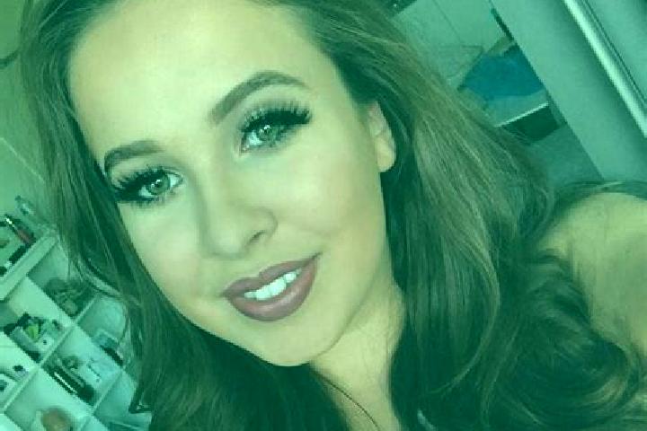 Scarlett, 27, a black grey-eyed mixed companion based in Banstead. Offering Couples, A-Level. Available for incall and outcall, day and evening dates.