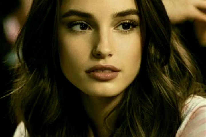 Scarlett, 27, a brunette brown-eyed middle eastern companion based in Brimfield. Offering Domination, BDSM, Prostate Massage, Dinner Date. Available for inca...