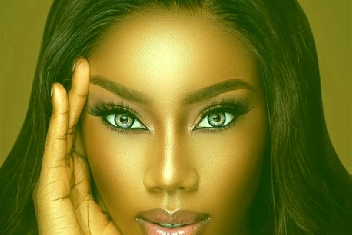 Scarlett, 27, a chestnut blue-eyed ebony companion based in Tekkale. Offering A-Level, Girlfriend Experience, Dinner Date. Available for incall and outcall, ...