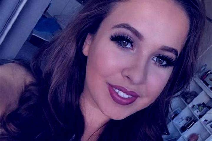 Scarlett, 27, a chestnut green-eyed mixed companion based in Matiari. Offering A-Level, Party Girl, Striptease, Erotic Massage. Available for incall and outc...