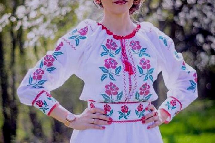 Scarlett, 27 — Escort in Gherta Mica, Romania