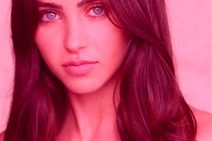 Scarlett, 28, a auburn brown-eyed latina companion based in Plaine. Offering OWO, Girlfriend Experience, Deep French Kissing. Available for incall and outcal...