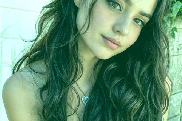 Scarlett, 28, a black hazel-eyed latina companion based in Saray. Offering OWO, Overnight, 69, Dinner Date. Available for incall and outcall, day and evening...